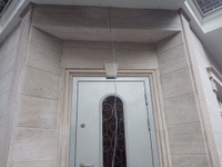 Установка откосов из камня (обрамление окон и дверей)