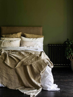 Льняное постельное белье Piglet in Bed, белое, пара стандартных наволочек