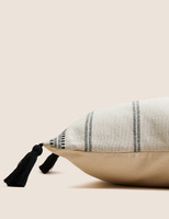 Полосатая подушка с кисточками из чистого хлопка Marks & Spencer